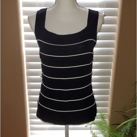 J.A.C. Black and White Tank XL - Picture 1 of 6